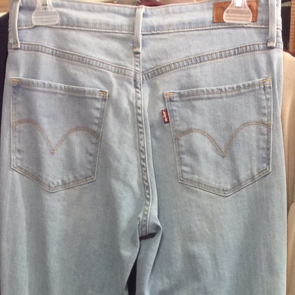 Light Colored Levis Mid Rise Skinny